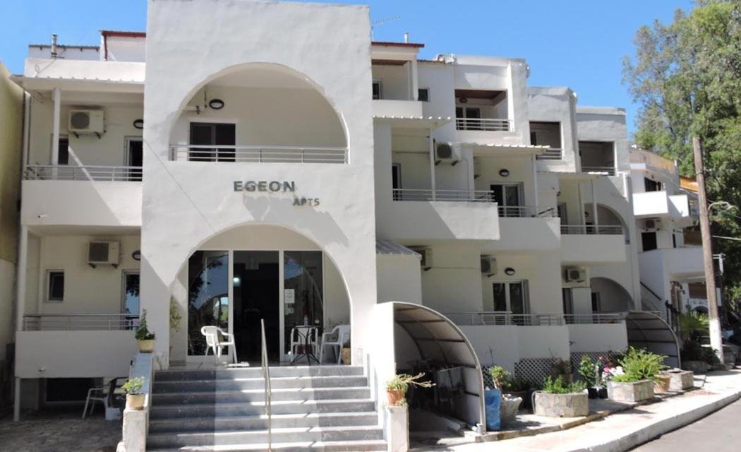 Egeon Rooms And Studios Georgioupoli Eksteriør billede